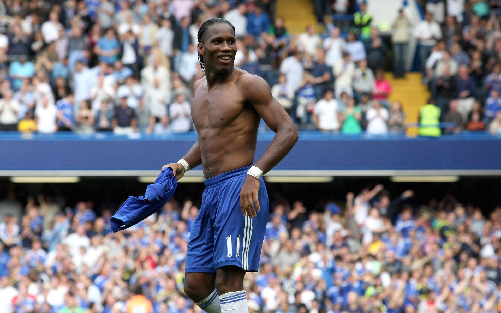 独行侠核心前锋连续命中远投展现强大信心，独行侠首发控卫